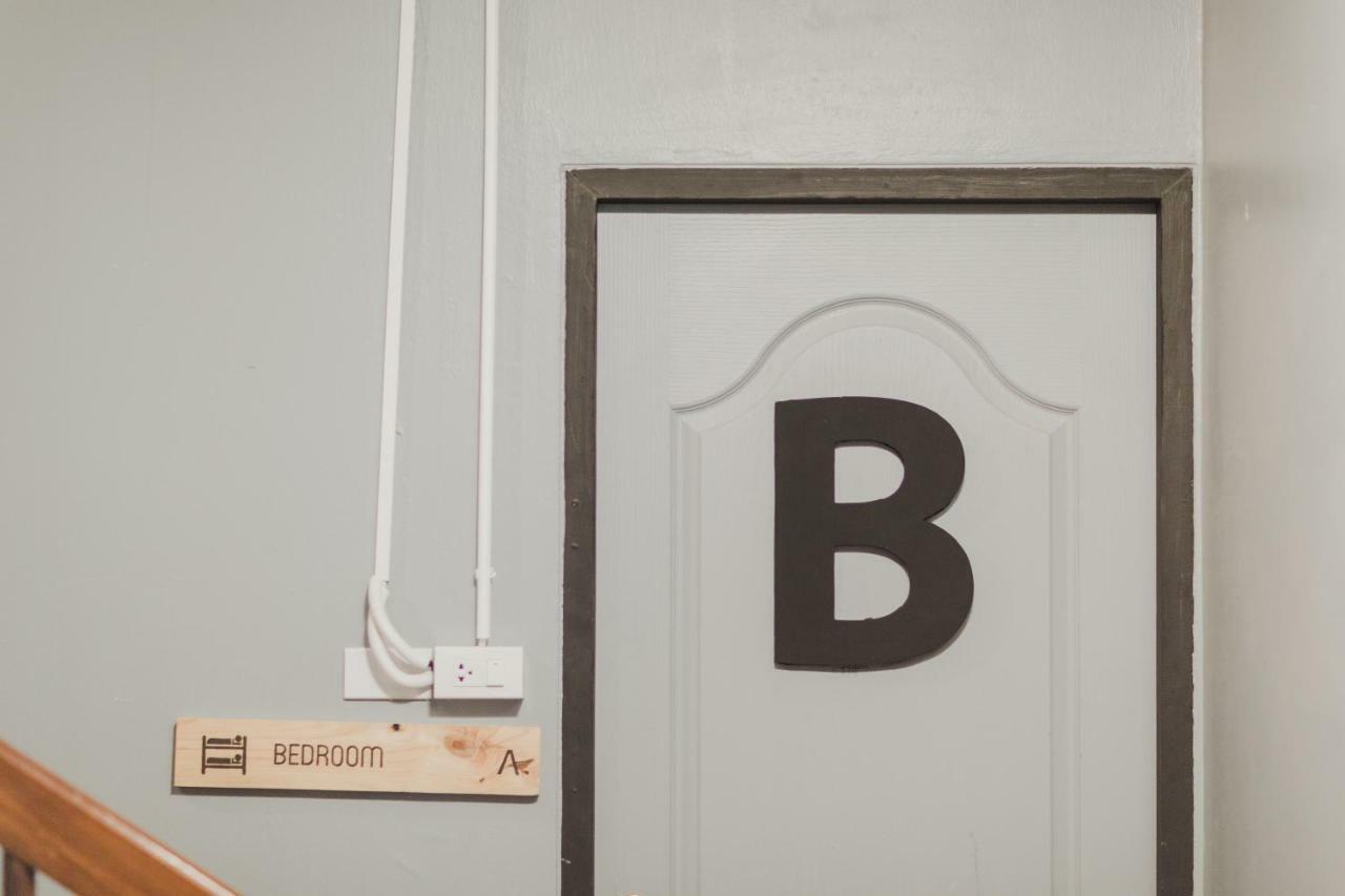 No.9 Hostel & Cafe Chiang Mai Ngoại thất bức ảnh